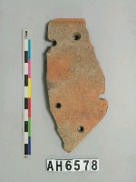 藏品(褐色夾砂陶片)的圖片